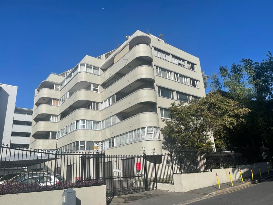 To Let 2 Bedroom Property for Rent in Sea Point Western Cape